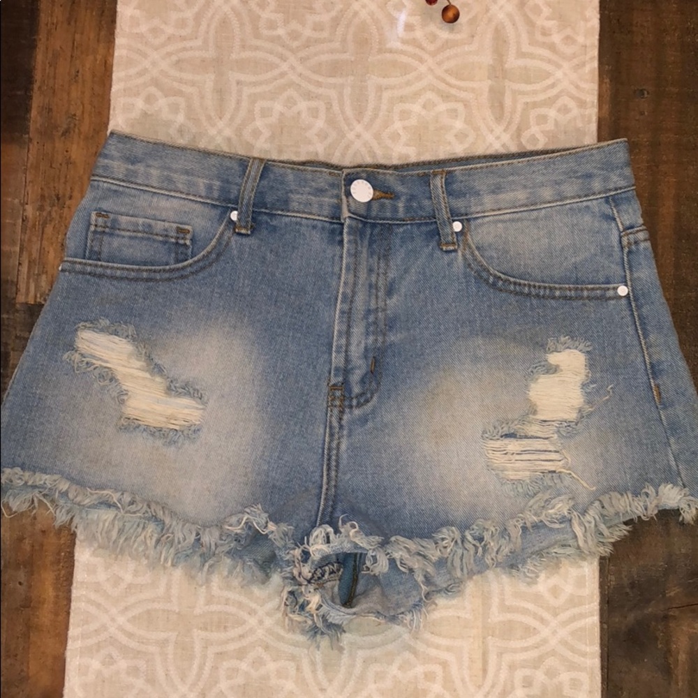 Denim shorts distressed